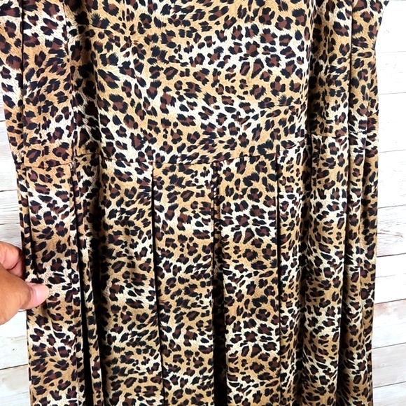 Monroe and Main, Women's Animal prnt dress, high waist bodice, box pleat… - Picture 4 of 7